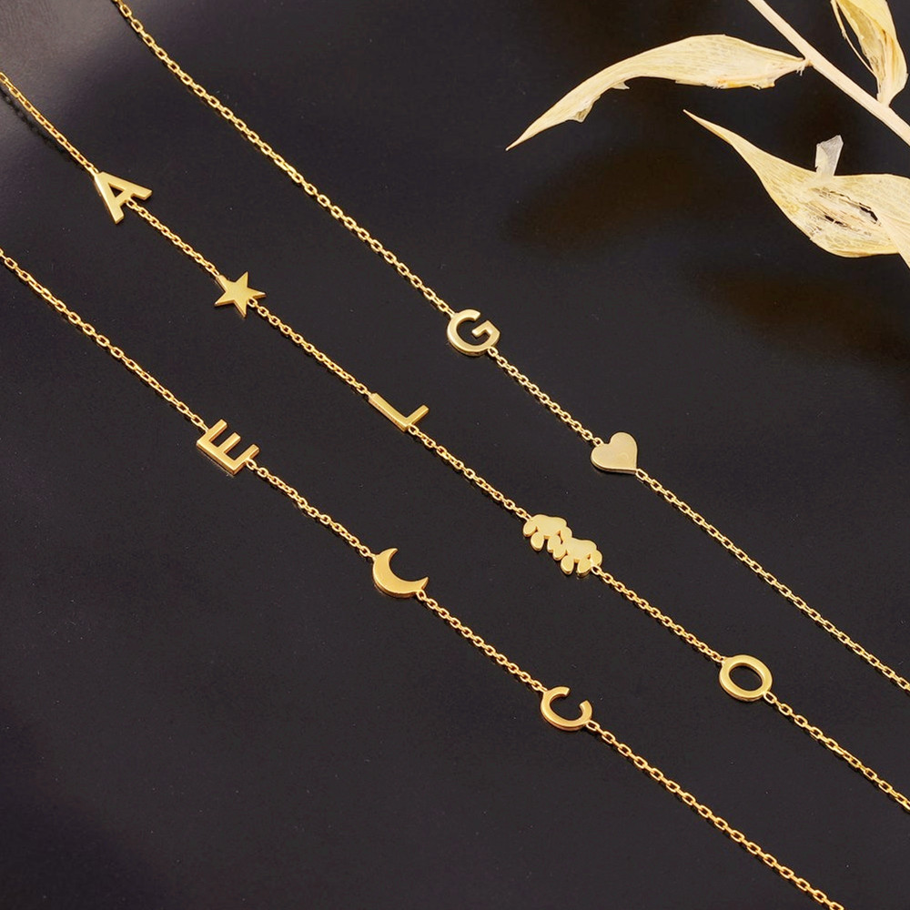 Birth Flower Necklace - قلادة مخصصة بأحرف الاسم الأول، مجوهرات