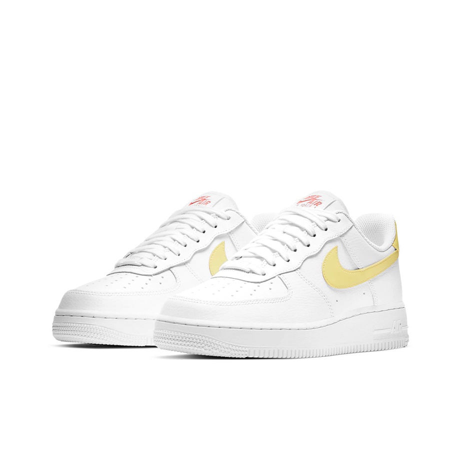 حذاء نايك إير فورس 1 للنساء من - مراجعة Nike Shoes Air Force 1 وسعره