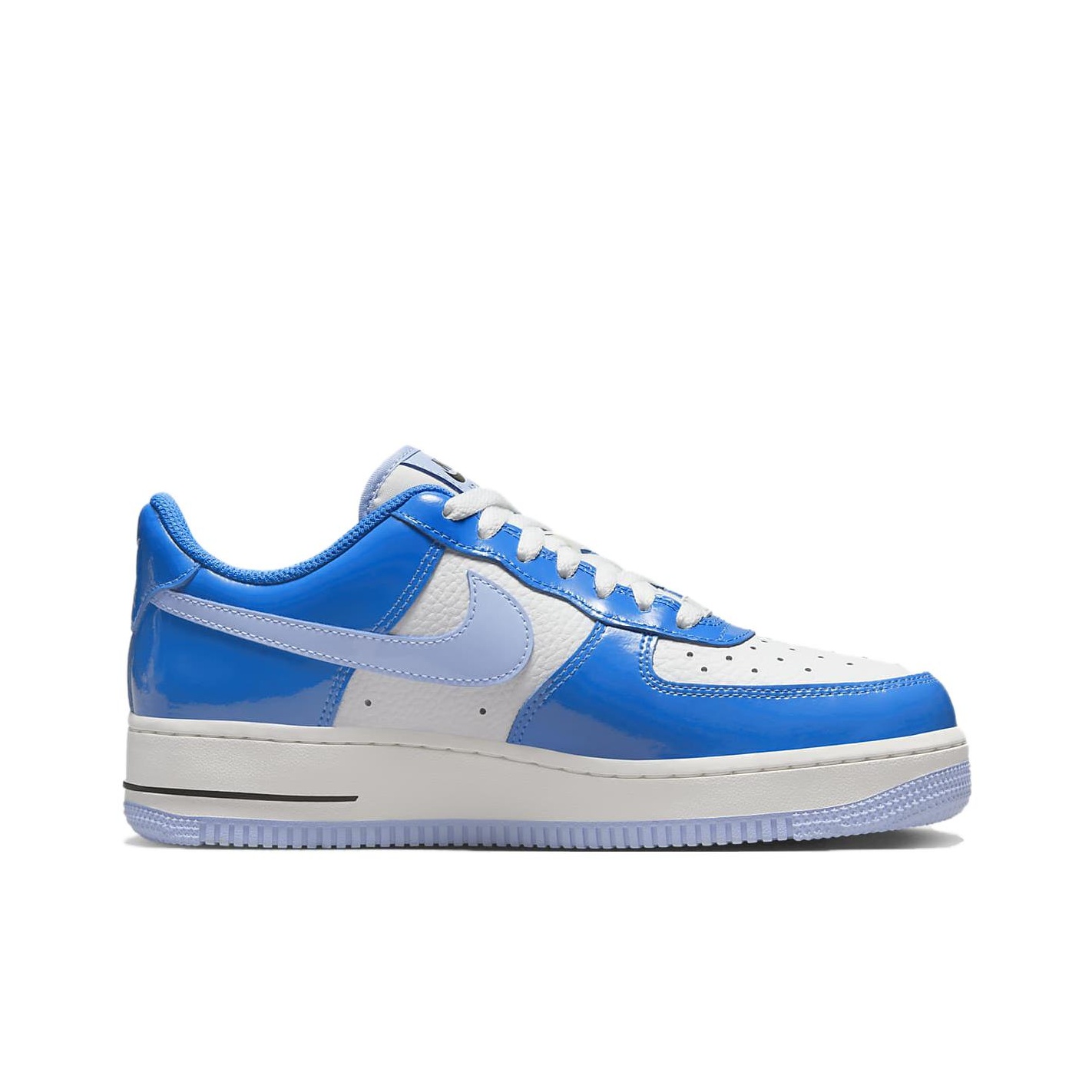 حذاء نايك إير فورس 1 للنساء من - مراجعة Nike Shoes Air Force 1 وسعره