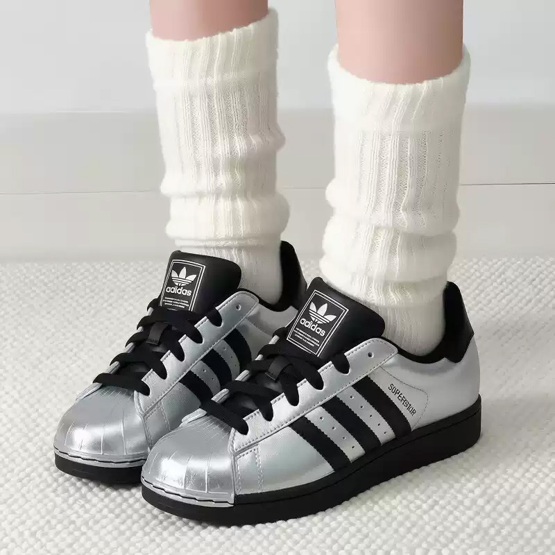 أديداس كلوفر، حذاء نسائي أصلي  - مراجعة Adidas Shoes Superstar وسعره
